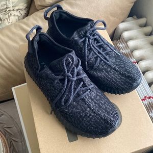 Sneakers Yeezy inspired